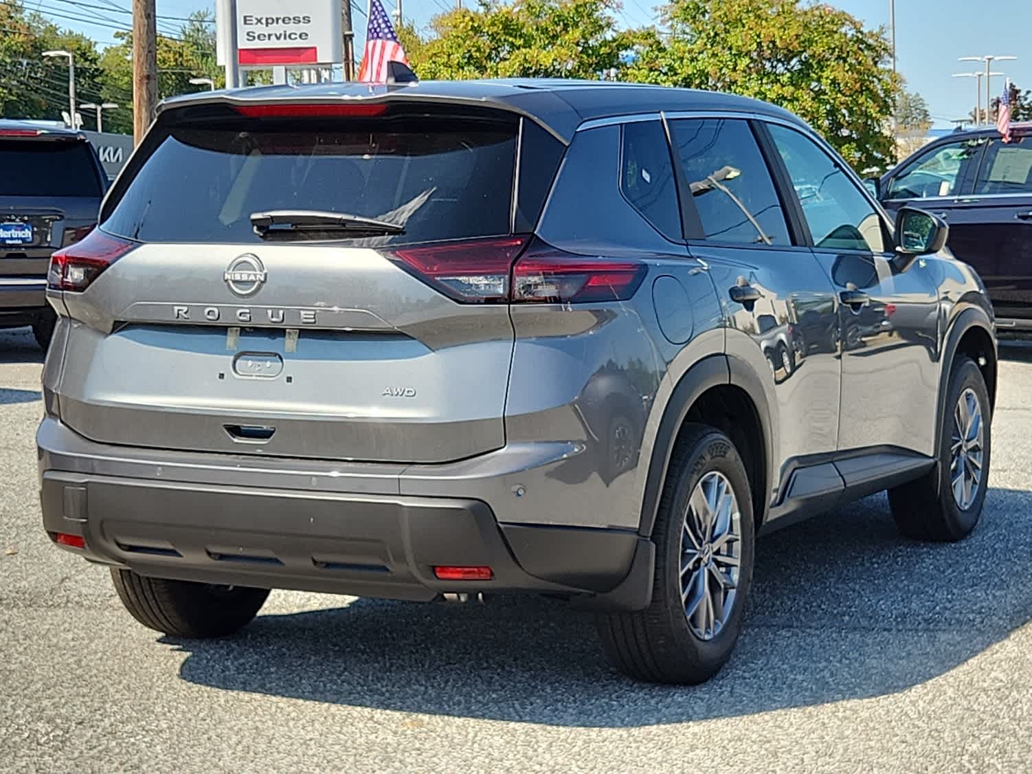 2026 Nissan Rogue S AWD photo 2