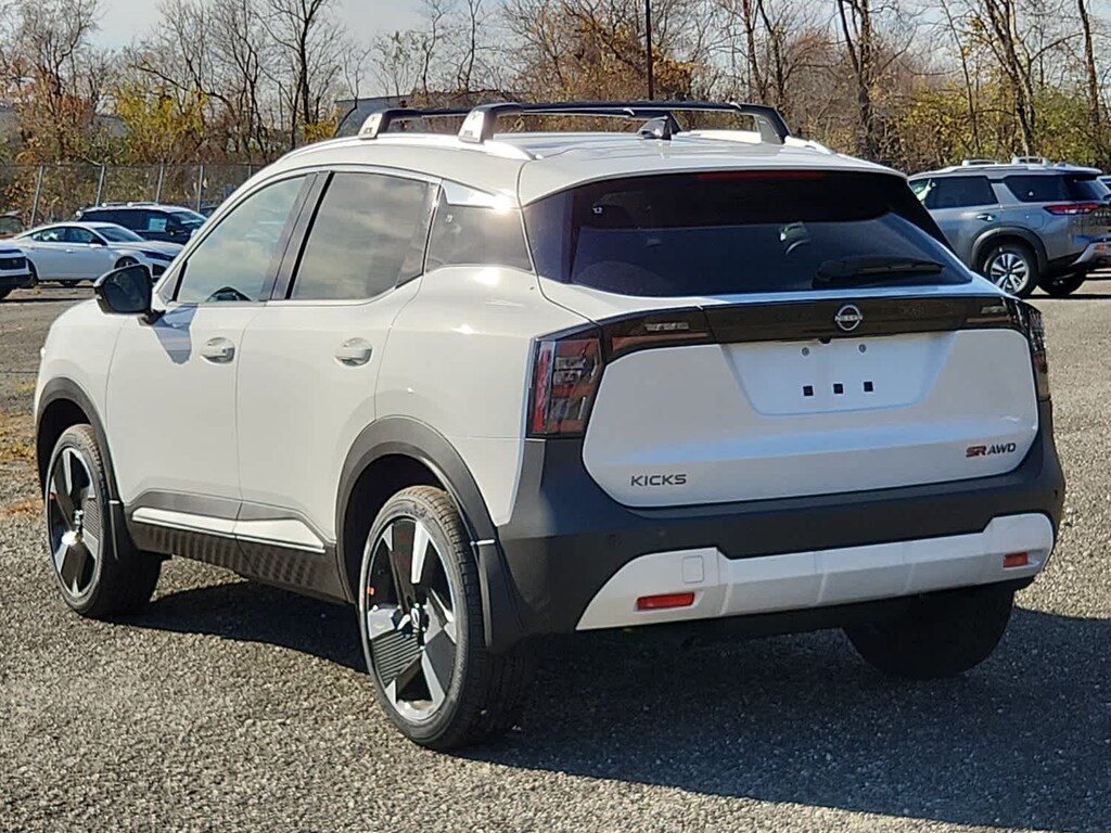 New 2026 Nissan Kicks SR SUV