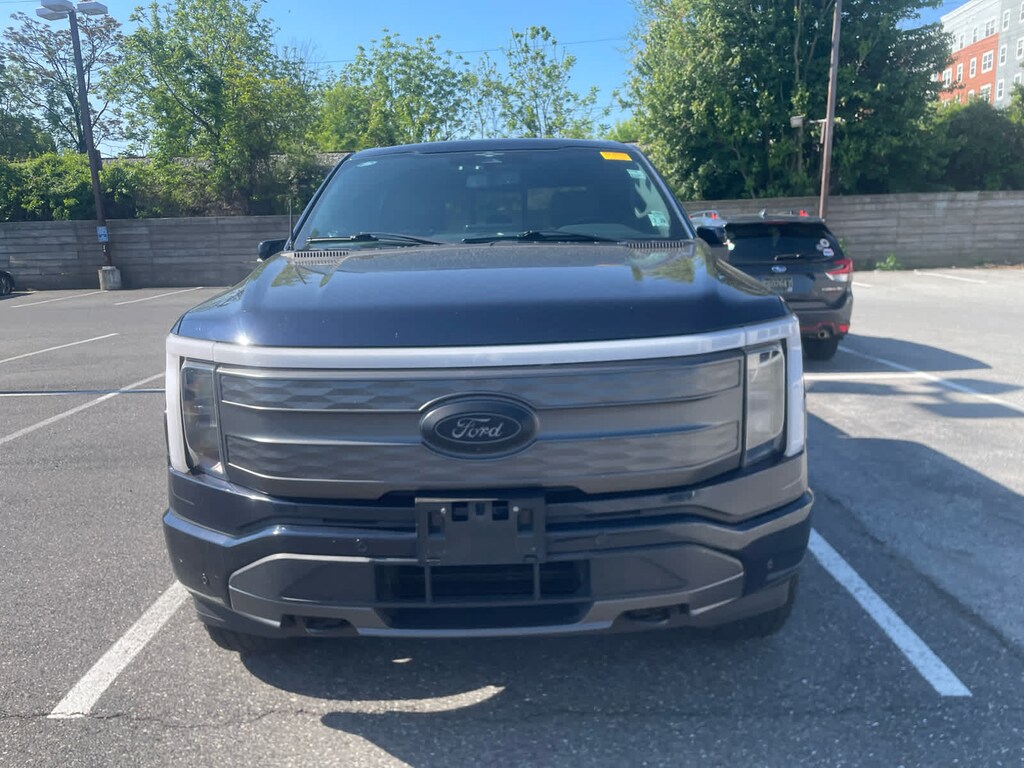 Used 2023 Ford F-150 Lightning Lariat 4WD Supercrew 5.5 Box 4WD SuperCrew 5.5 Box