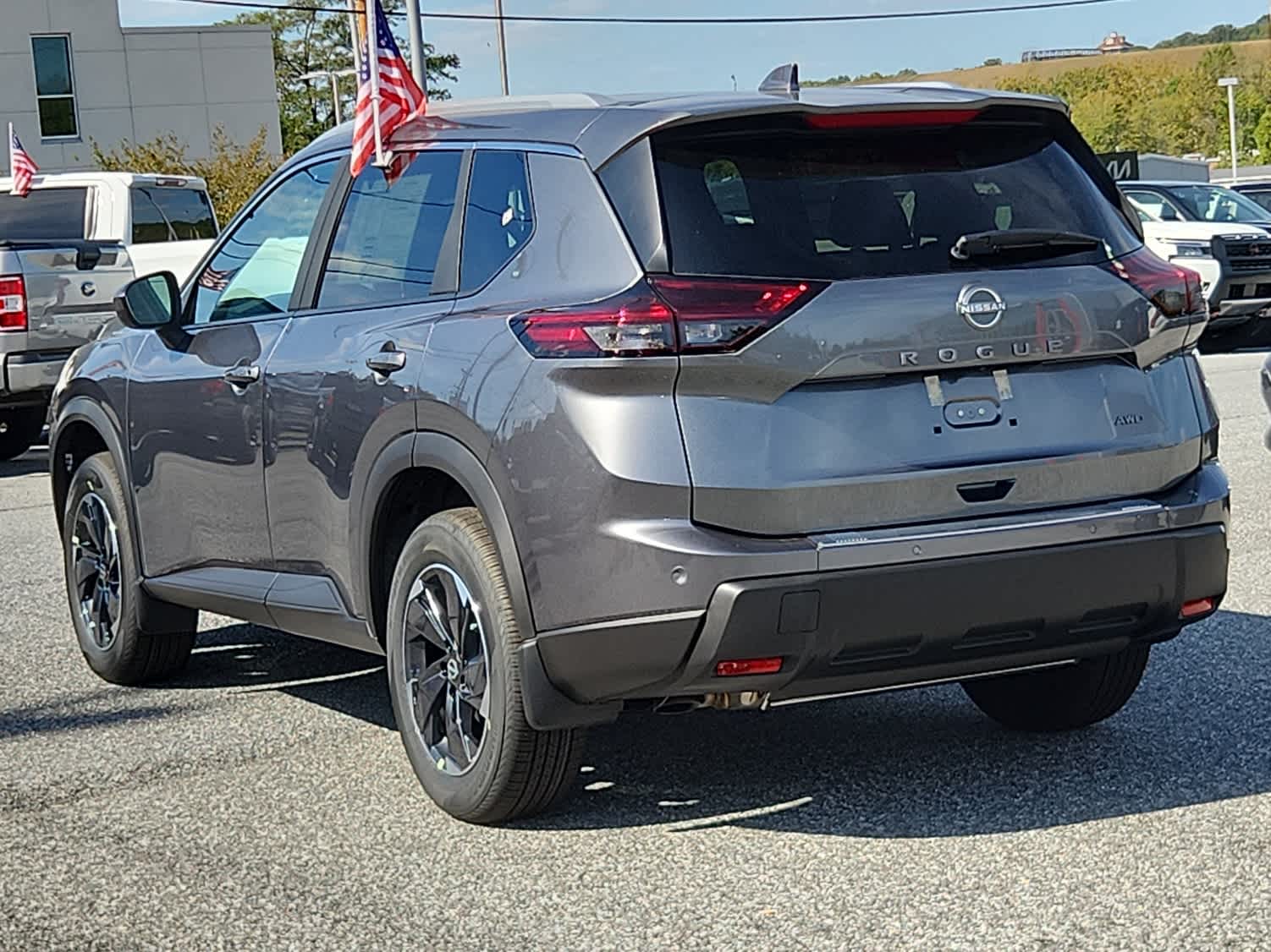 2026 Nissan Rogue SV photo 3