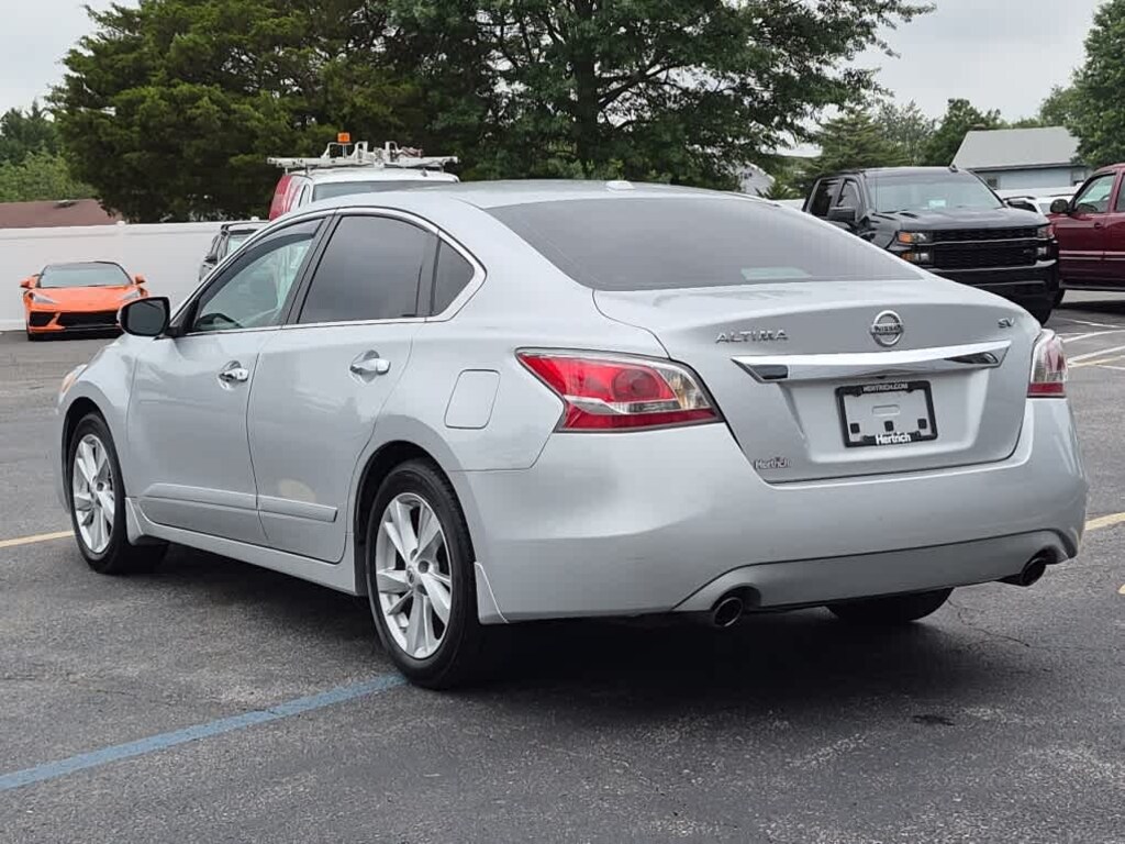 Used 2015 Nissan Altima 2.5 SV Sdn I4