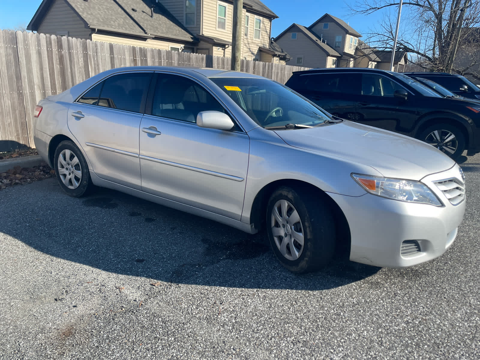 2010 Toyota Camry LE photo 3