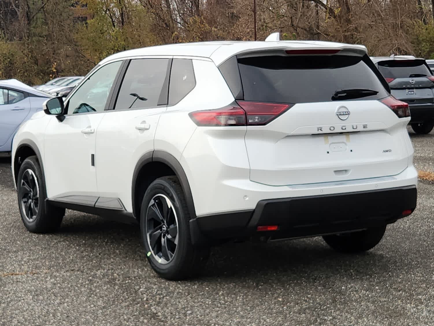 2026 Nissan Rogue SV photo 4