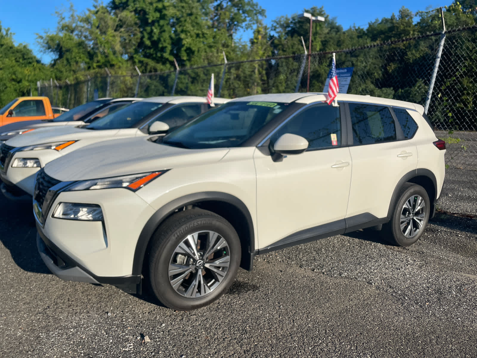 2023 Nissan Rogue SV AWD photo 2