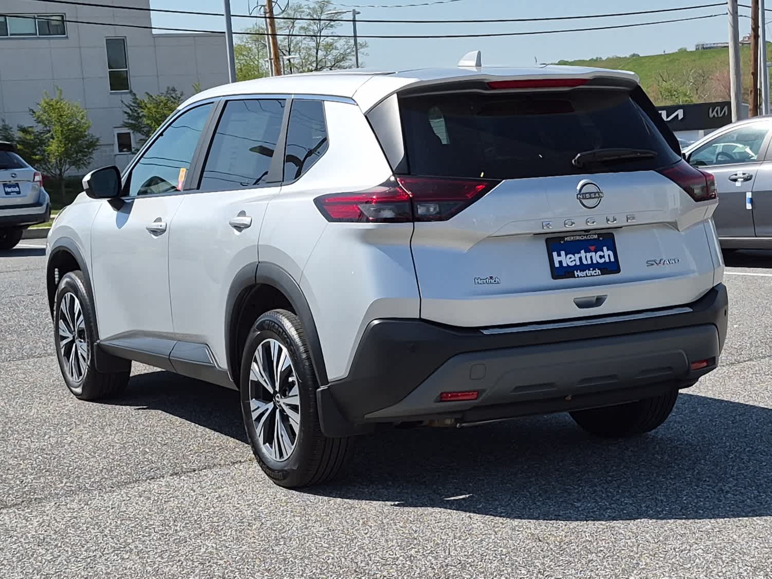 View vehicle photo 4