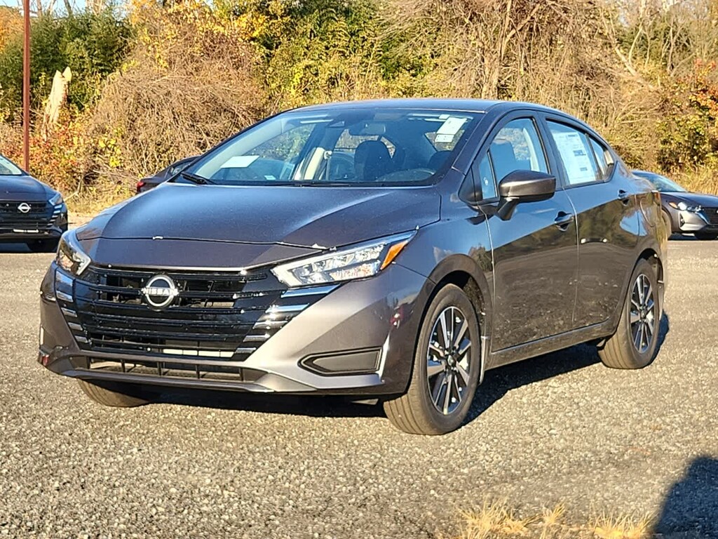 New 2025 Nissan Versa 1.6 SV Sedan