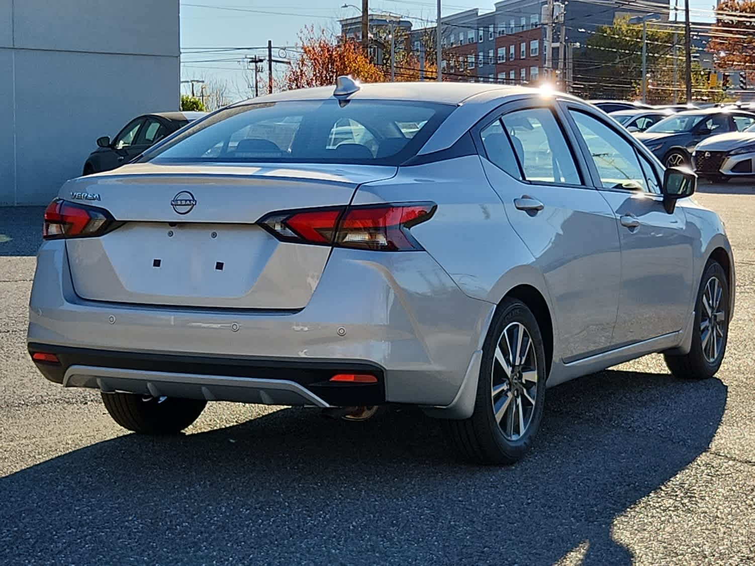2025 Nissan Versa 1.6 SV photo 3