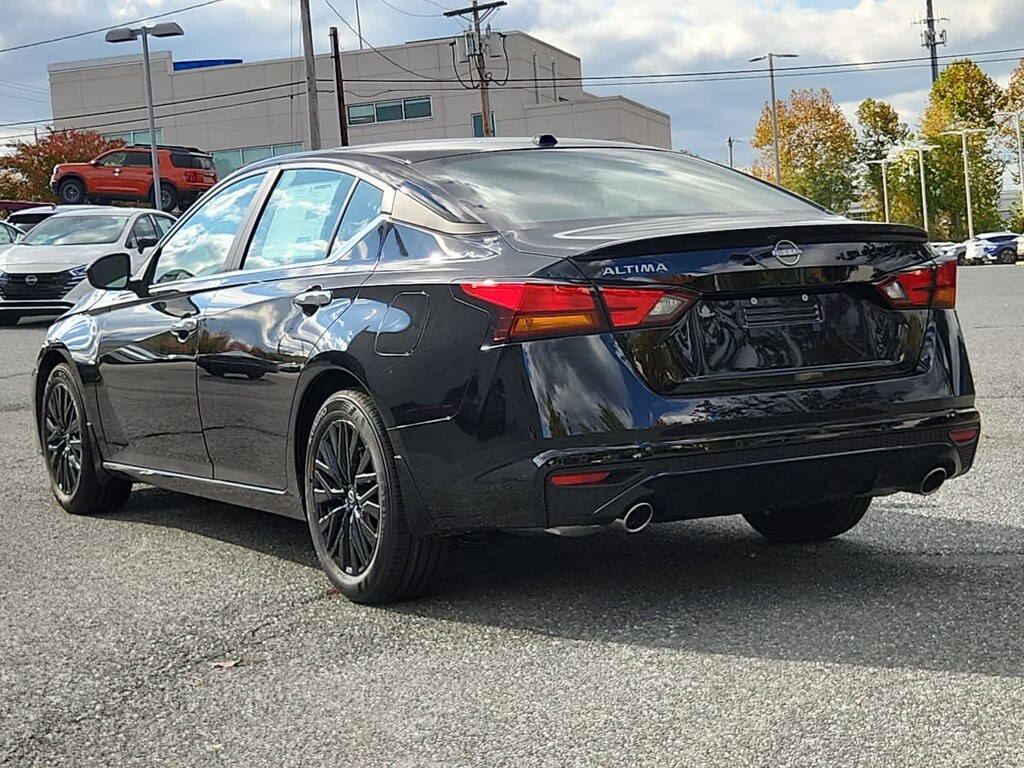 New 2025 Nissan Altima SV Sedan