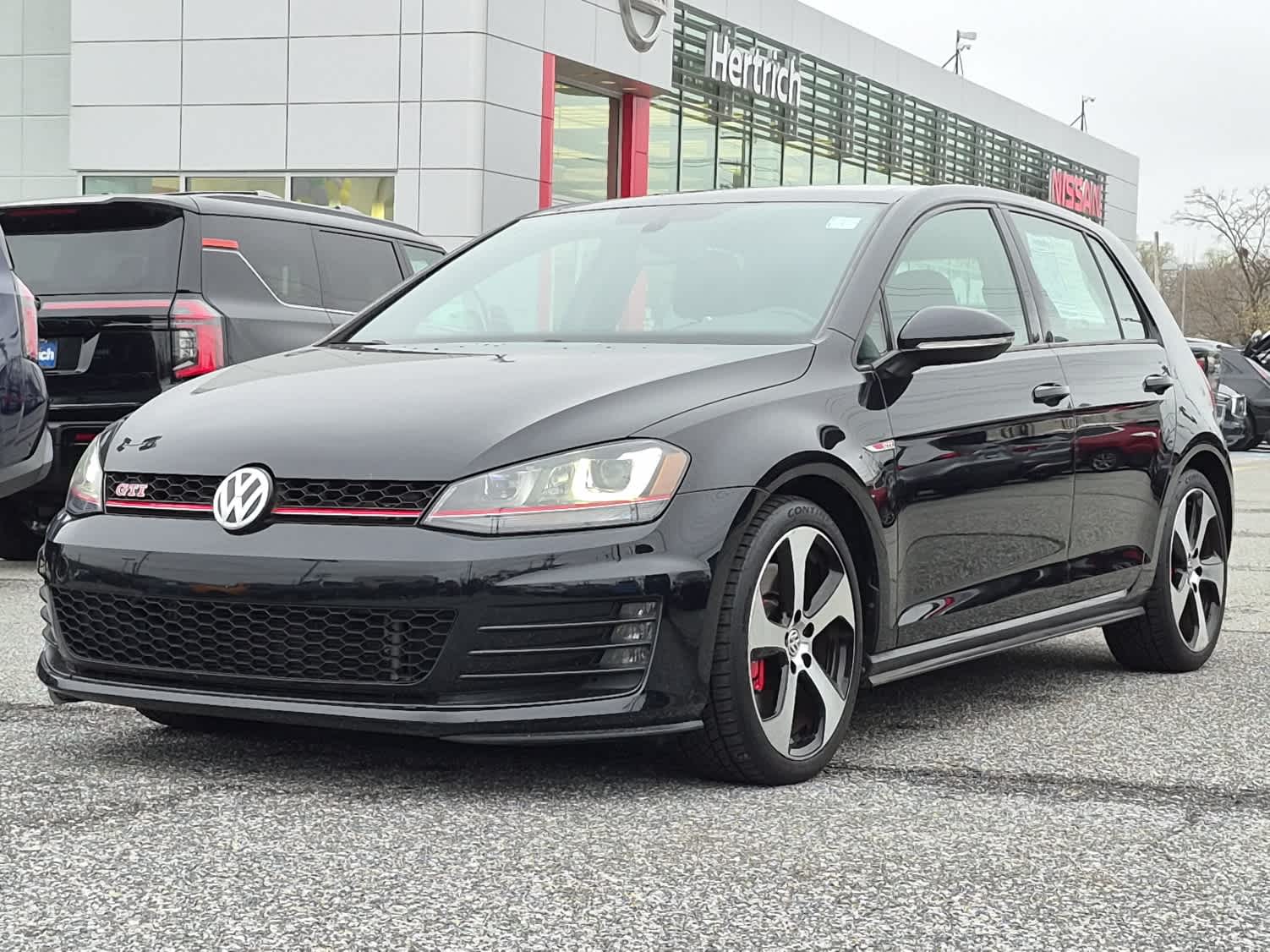 2017 Volkswagen Golf GTI 2.0T SE 4-Door FWD