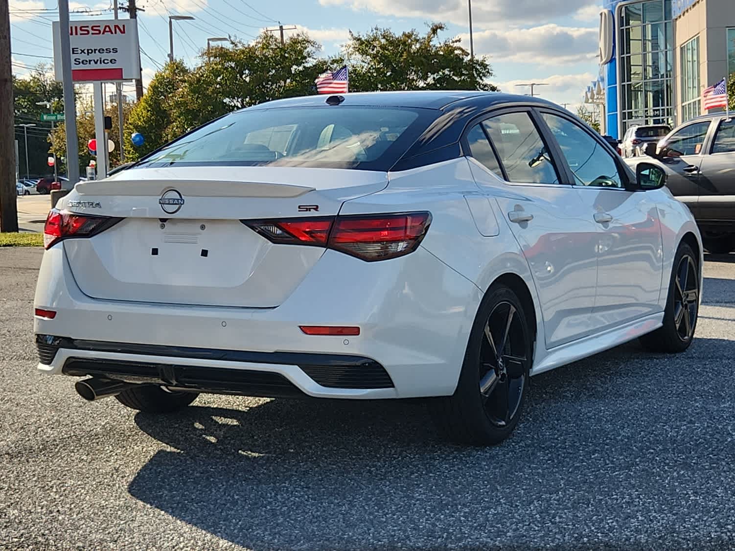 2025 Nissan Sentra SR photo 2