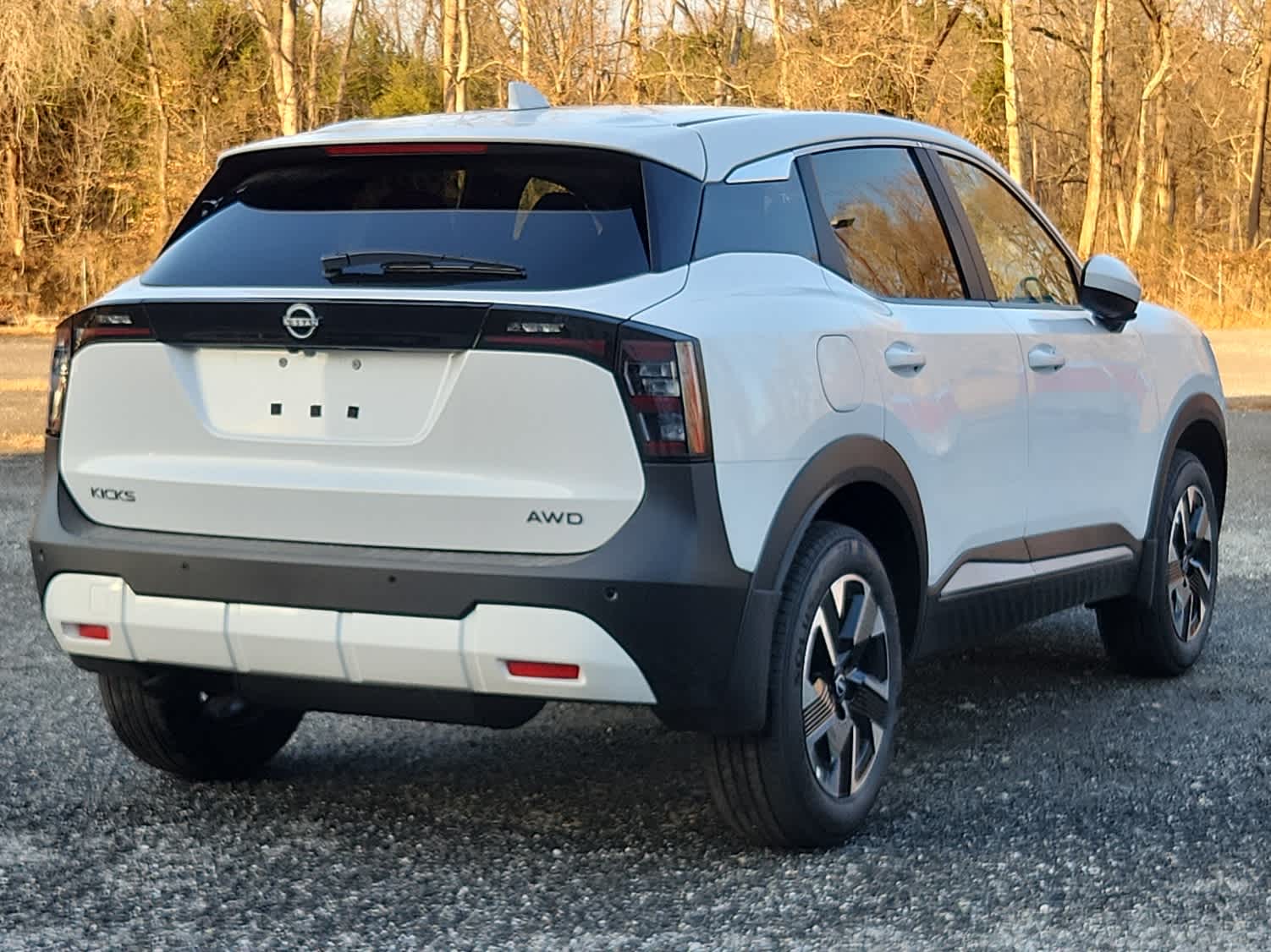 2025 Nissan Kicks SV photo 3