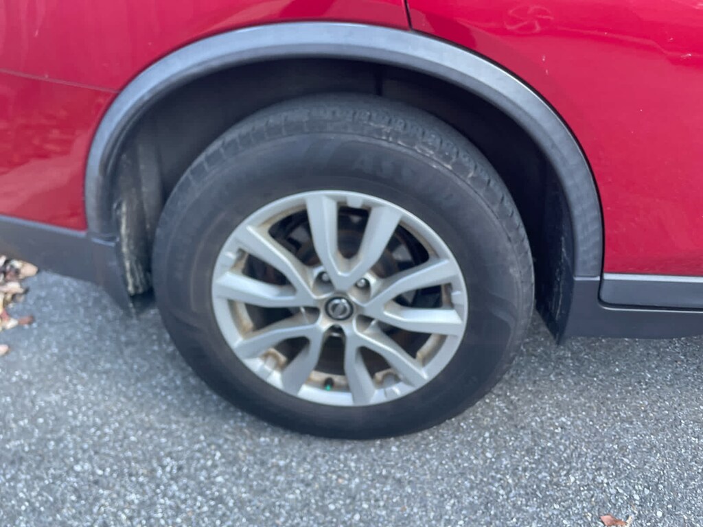 Used 2017 Nissan Rogue SV