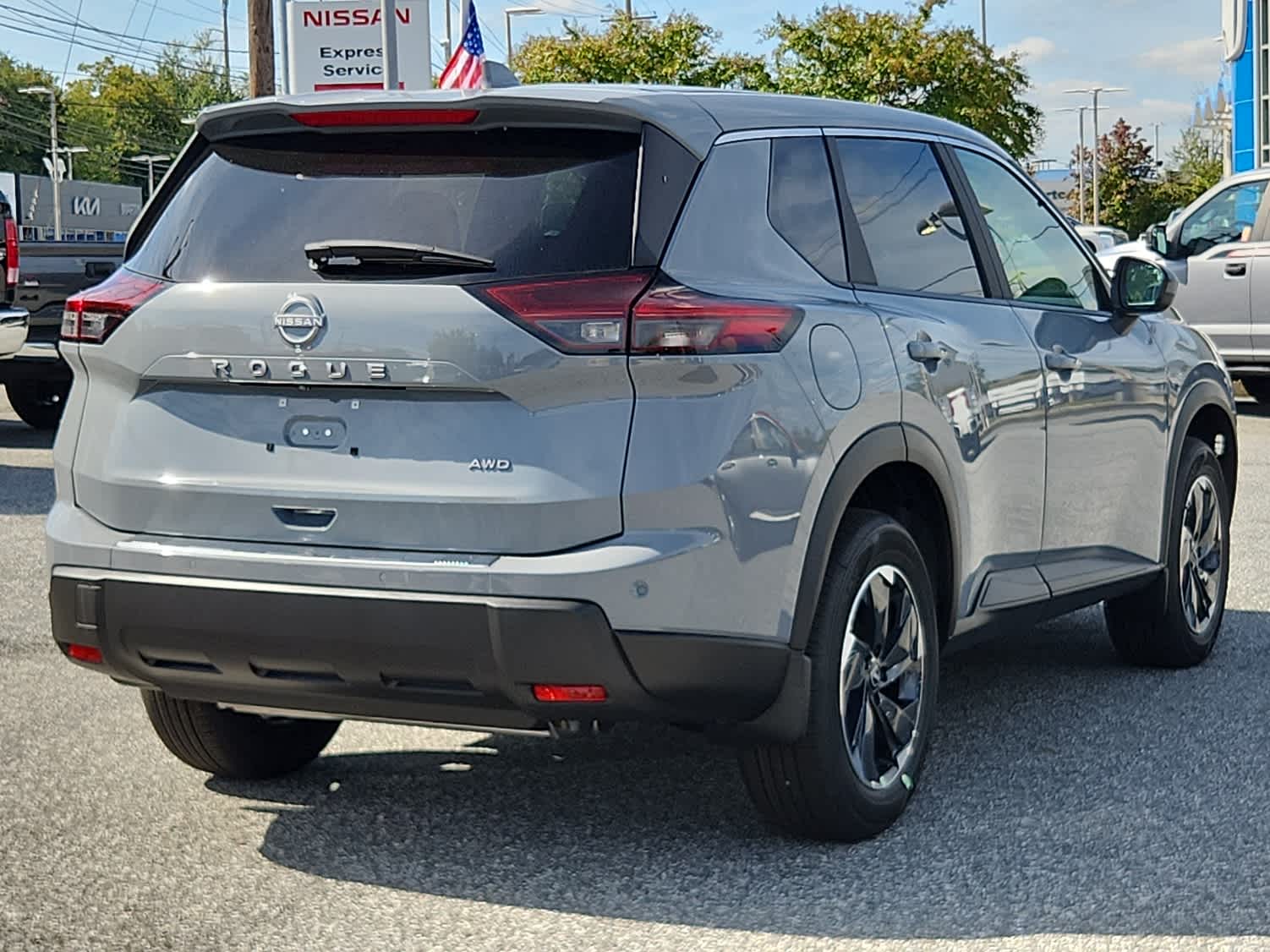 2026 Nissan Rogue SV photo 2