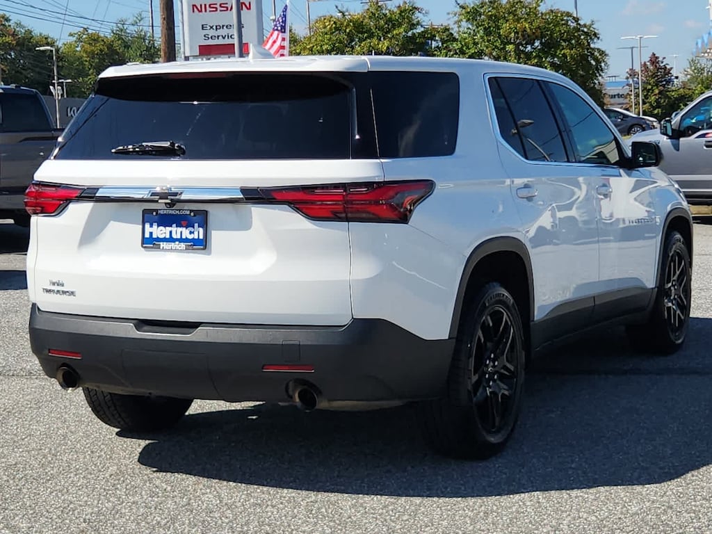 Used 2022 Chevrolet Traverse LS FWD