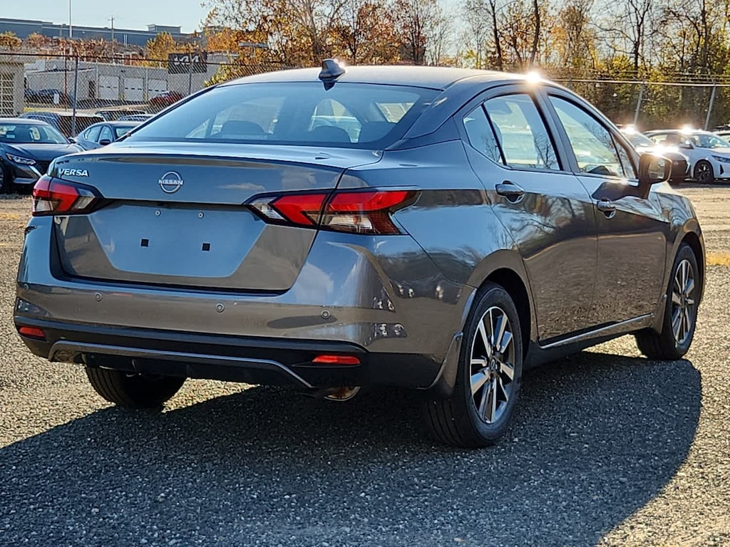 New 2025 Nissan Versa 1.6 SV Sedan
