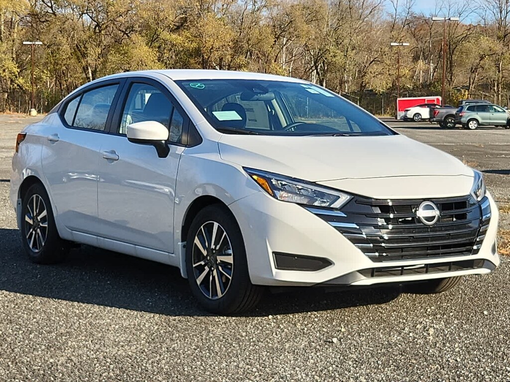 New 2025 Nissan Versa 1.6 SV Sedan