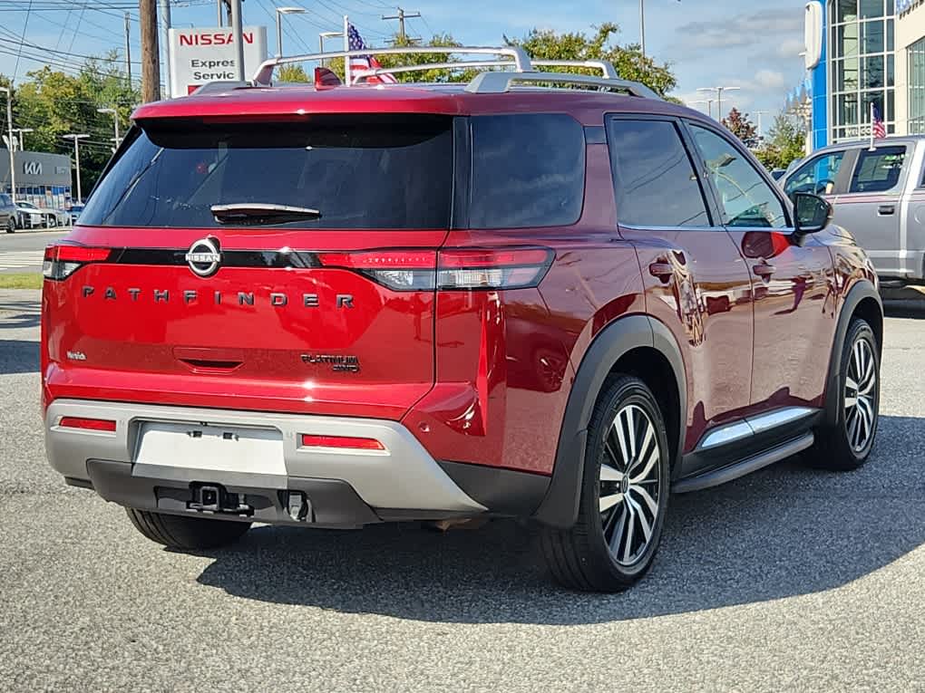 2023 Nissan Pathfinder Platinum photo 2