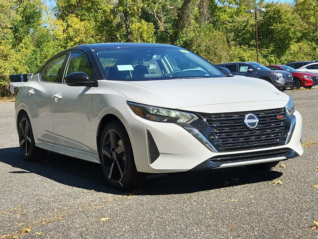 2025 Nissan Sentra SR photo 2