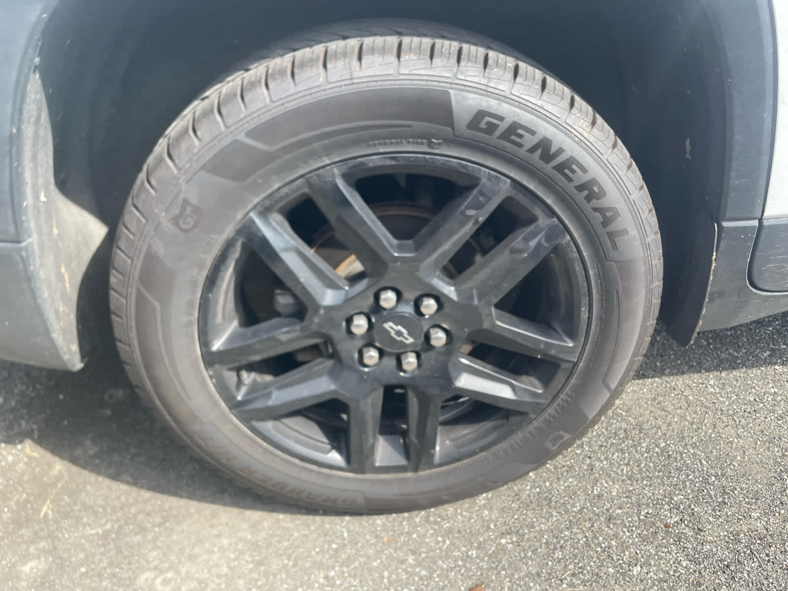 2022 Chevrolet Traverse LS photo 3