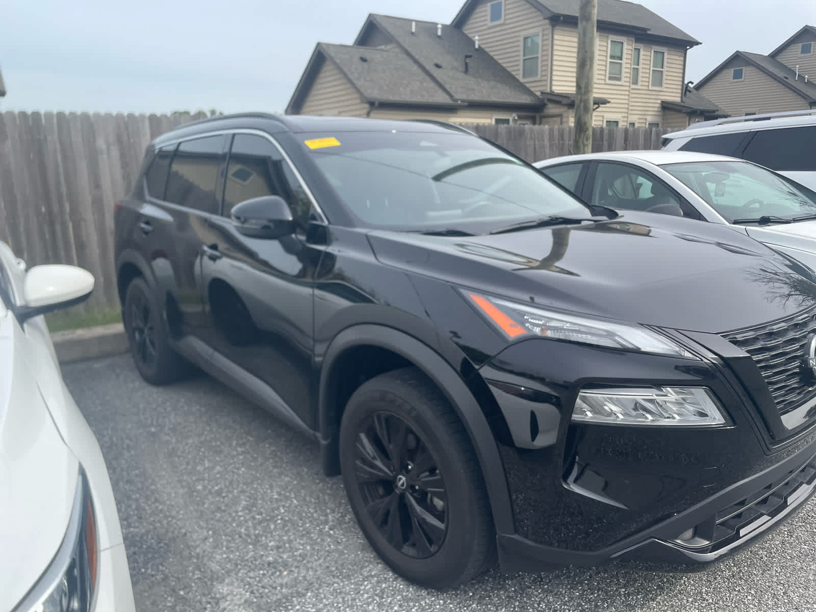2023 Nissan Rogue SV photo 3