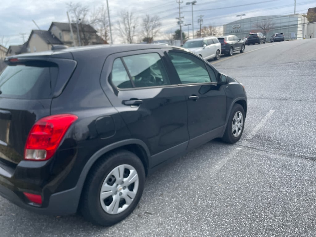 Used 2018 Chevrolet Trax LS FWD