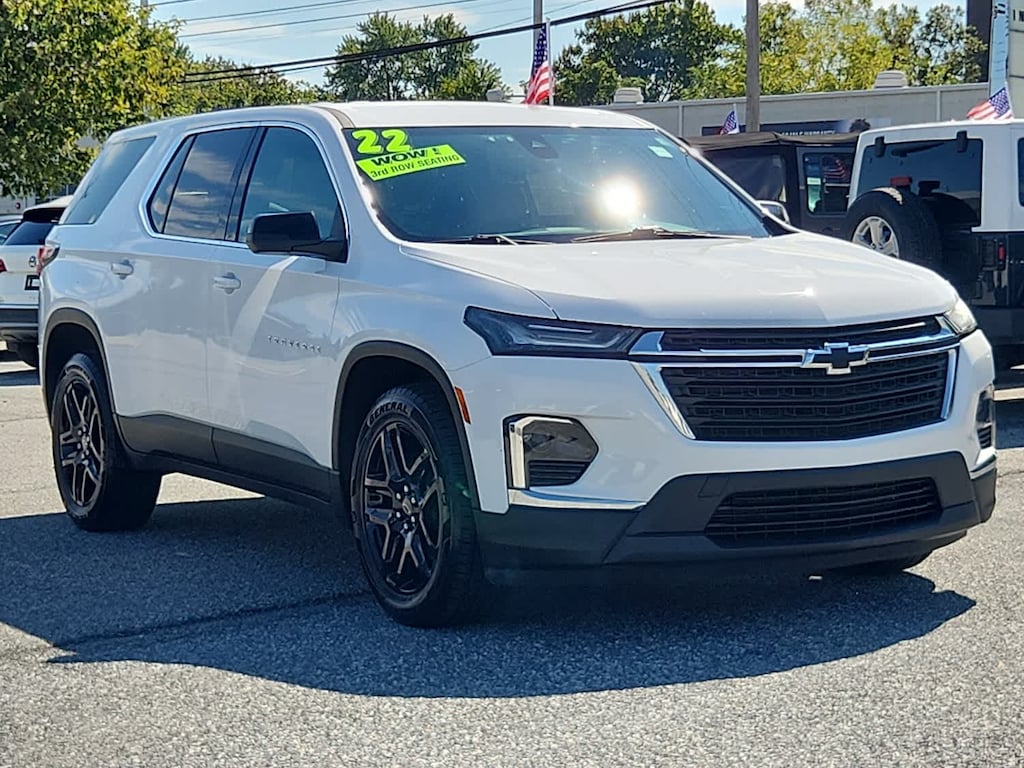 Used 2022 Chevrolet Traverse LS FWD