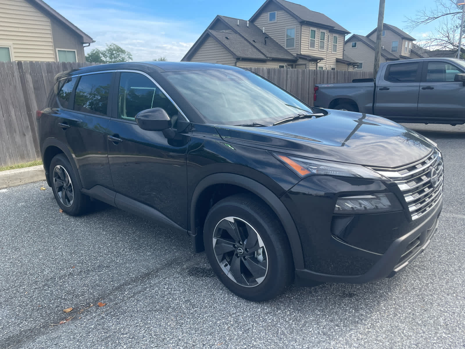 2023 Nissan Rogue SV AWD photo 2