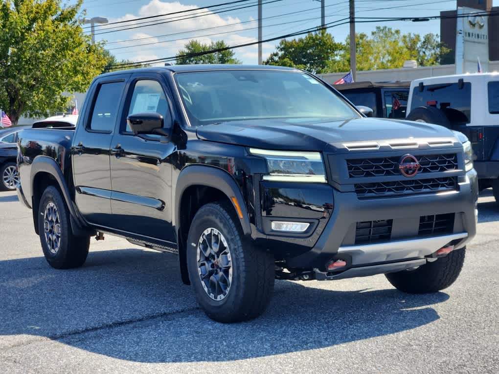 2025 Nissan Frontier PRO-4X photo 2