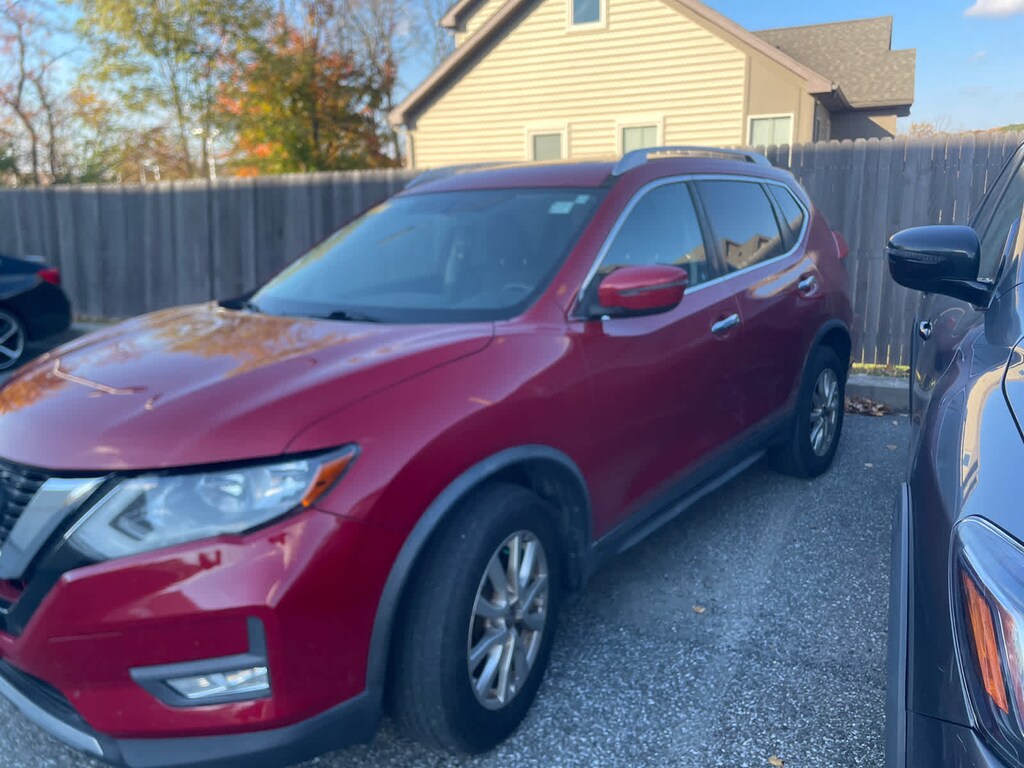 Used 2017 Nissan Rogue SV
