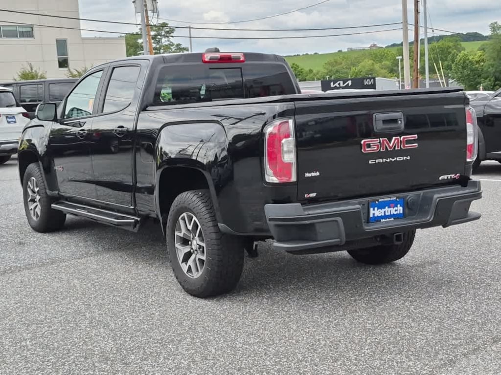 Used 2022 GMC Canyon 4WD AT4 w/Cloth Crew Cab 141 Crew Cab 141