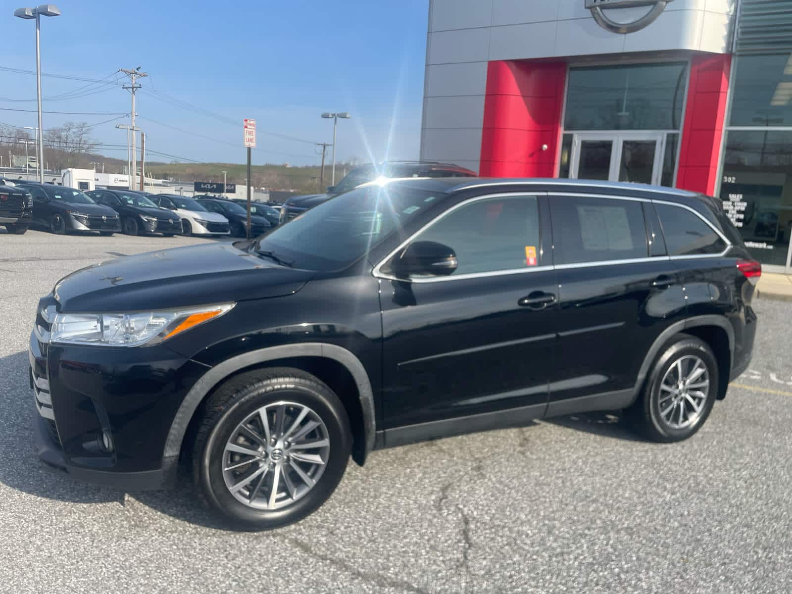 Midnight Black Metallic 2019 Toyota Highlander XLE AWD SUV / Crossover All-Wheel Drive Automatic