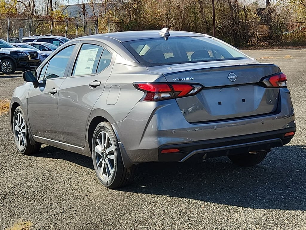 New 2025 Nissan Versa 1.6 SV Sedan