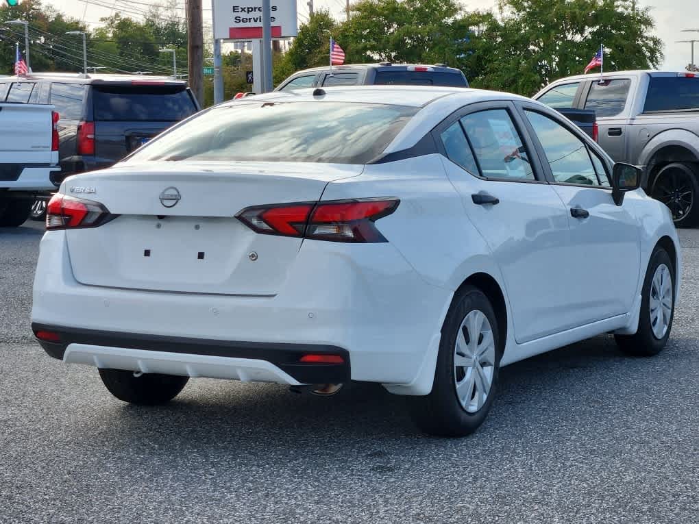 2025 Nissan Versa S photo 3