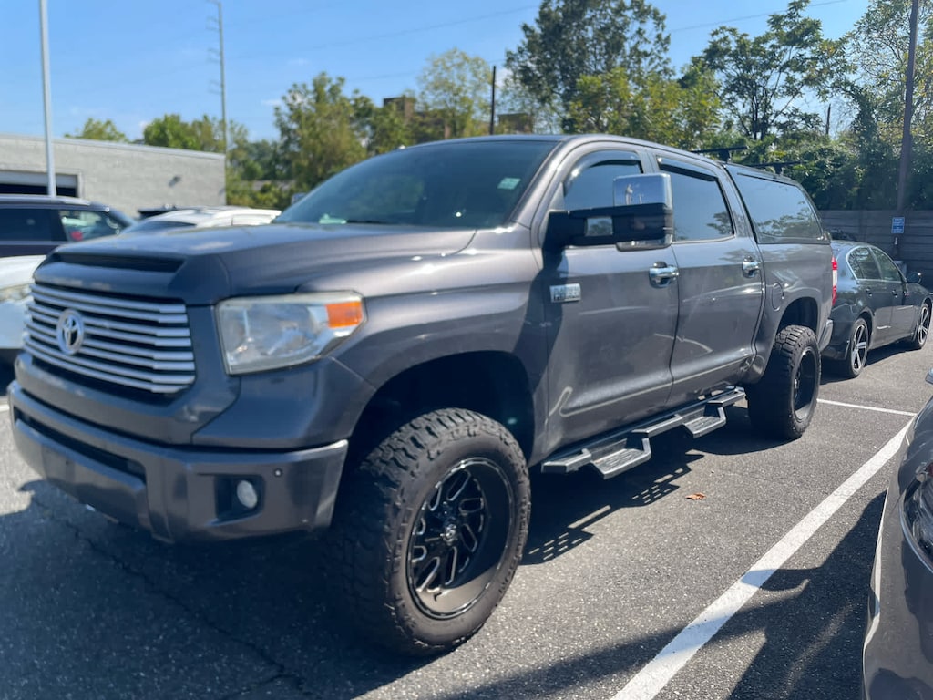 Used 2017 Toyota Tundra Platinum Crewmax 5.5 Bed 5.7L (SE) CrewMax 5.5 Bed 5.7L (SE)