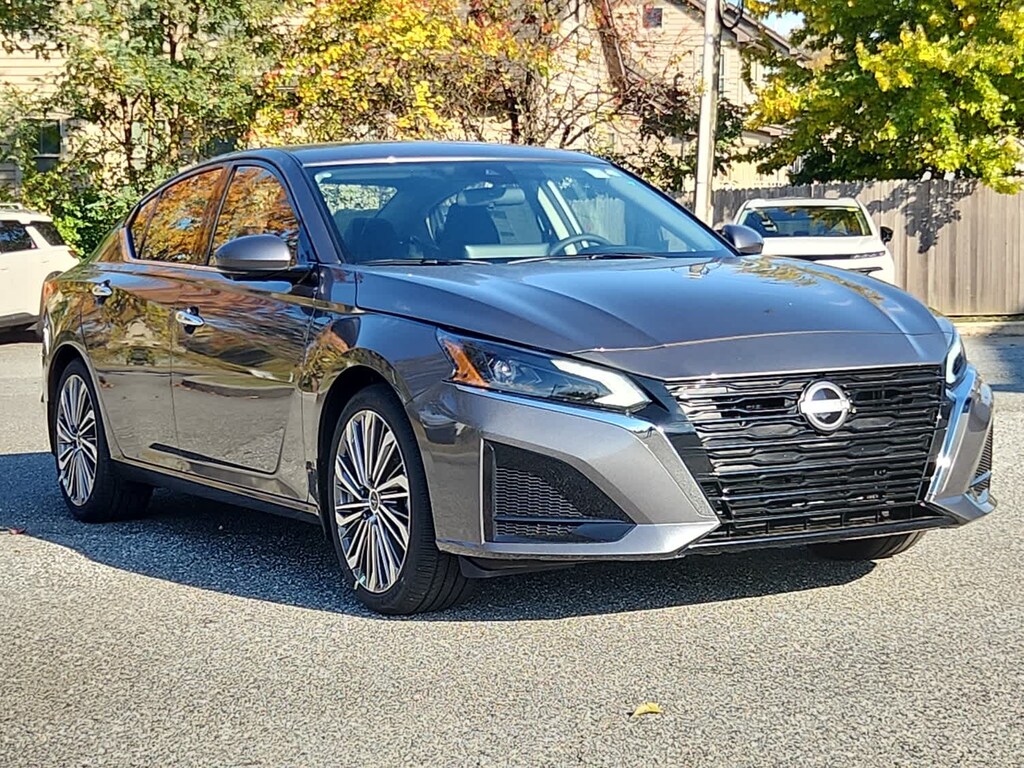 New 2025 Nissan Altima SL Sedan
