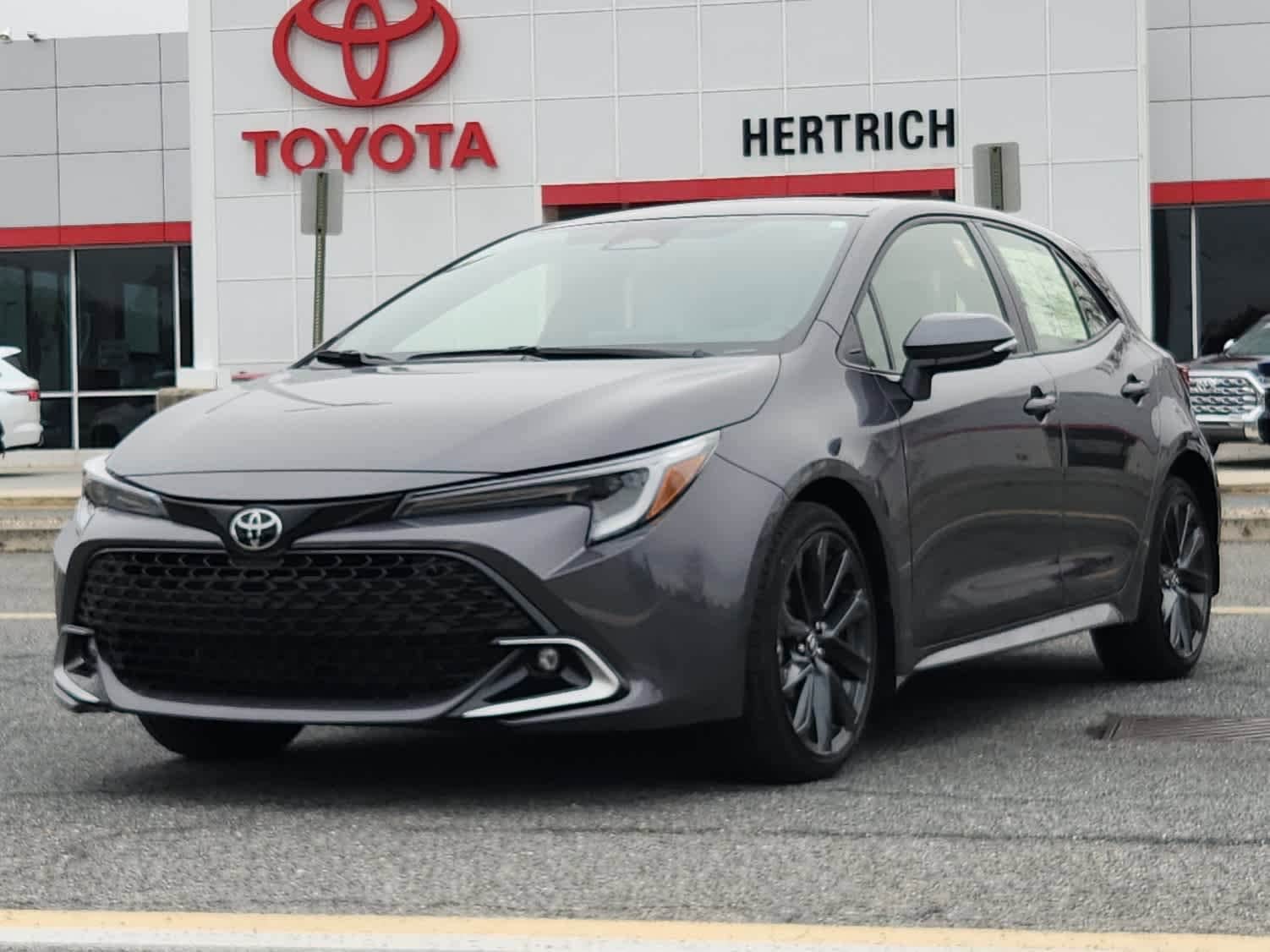 2025 Toyota Corolla Hatchback XSE's photo