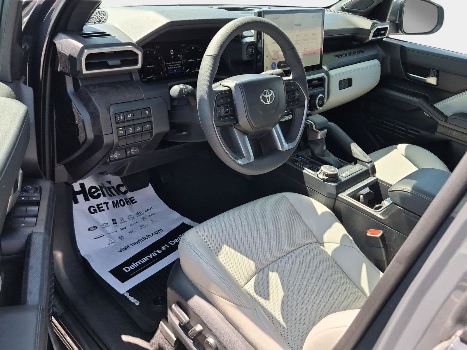 2026 Toyota Tacoma Limited - Photo 8
