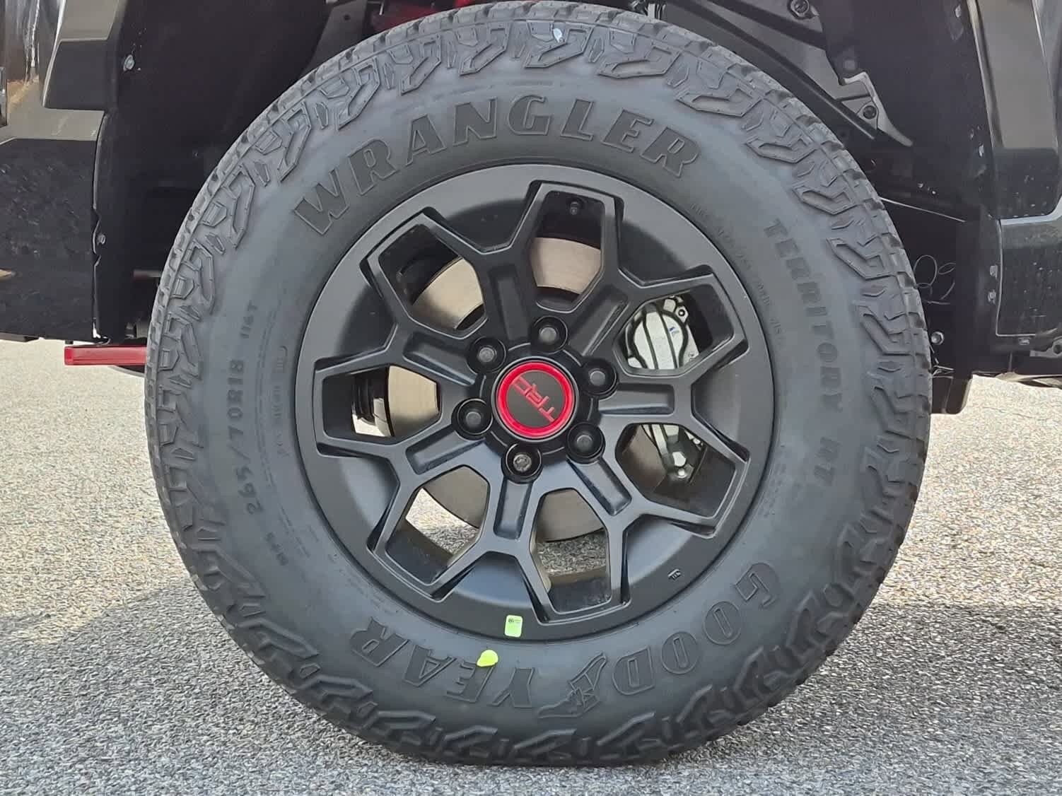 2025 Toyota Tacoma TRD Pro - Photo 6