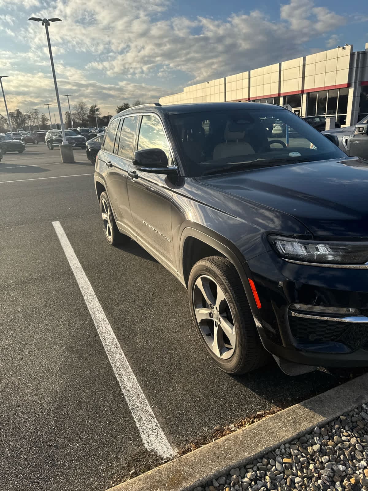 2022 Jeep Grand Cherokee 4xe's photo