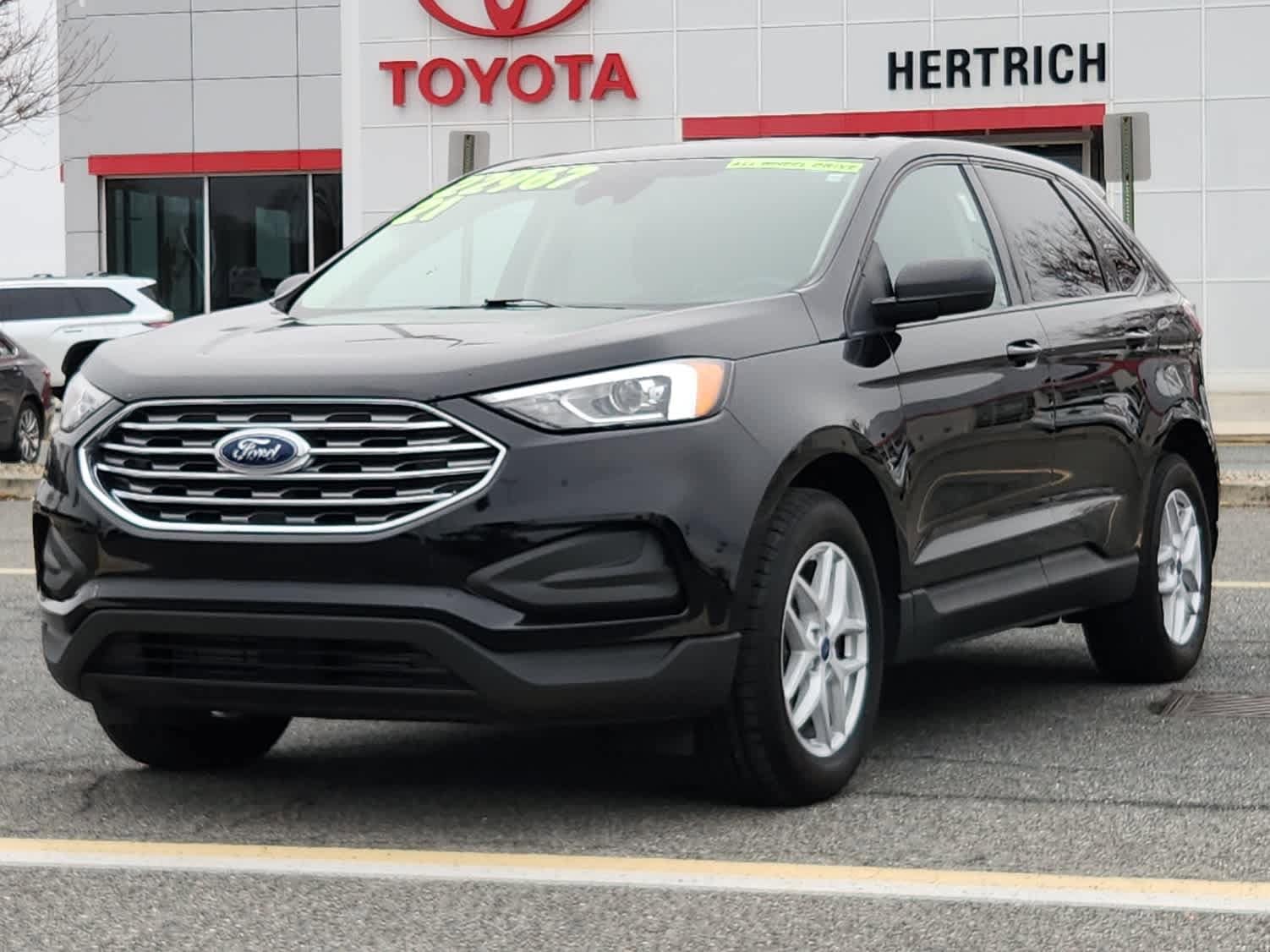 2021 Ford Edge SE's photo