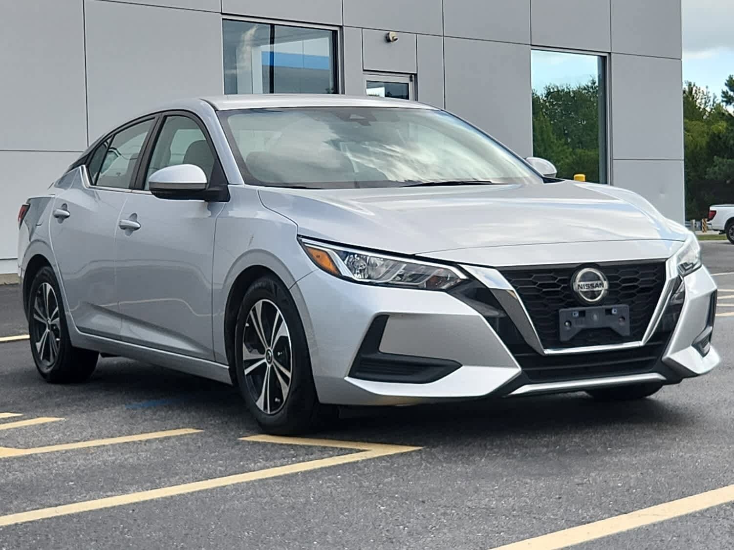 2020 Nissan Sentra SV photo 2