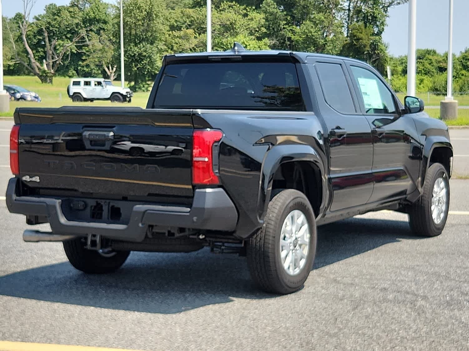 2025 Toyota Tacoma SR Double Cab photo 3