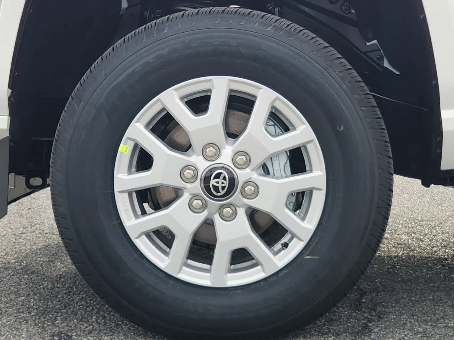 2025 Toyota Tacoma SR5 - Photo 6
