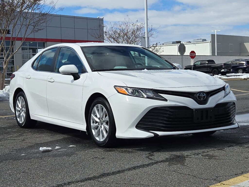 Used 2020 Toyota Camry LE Car
