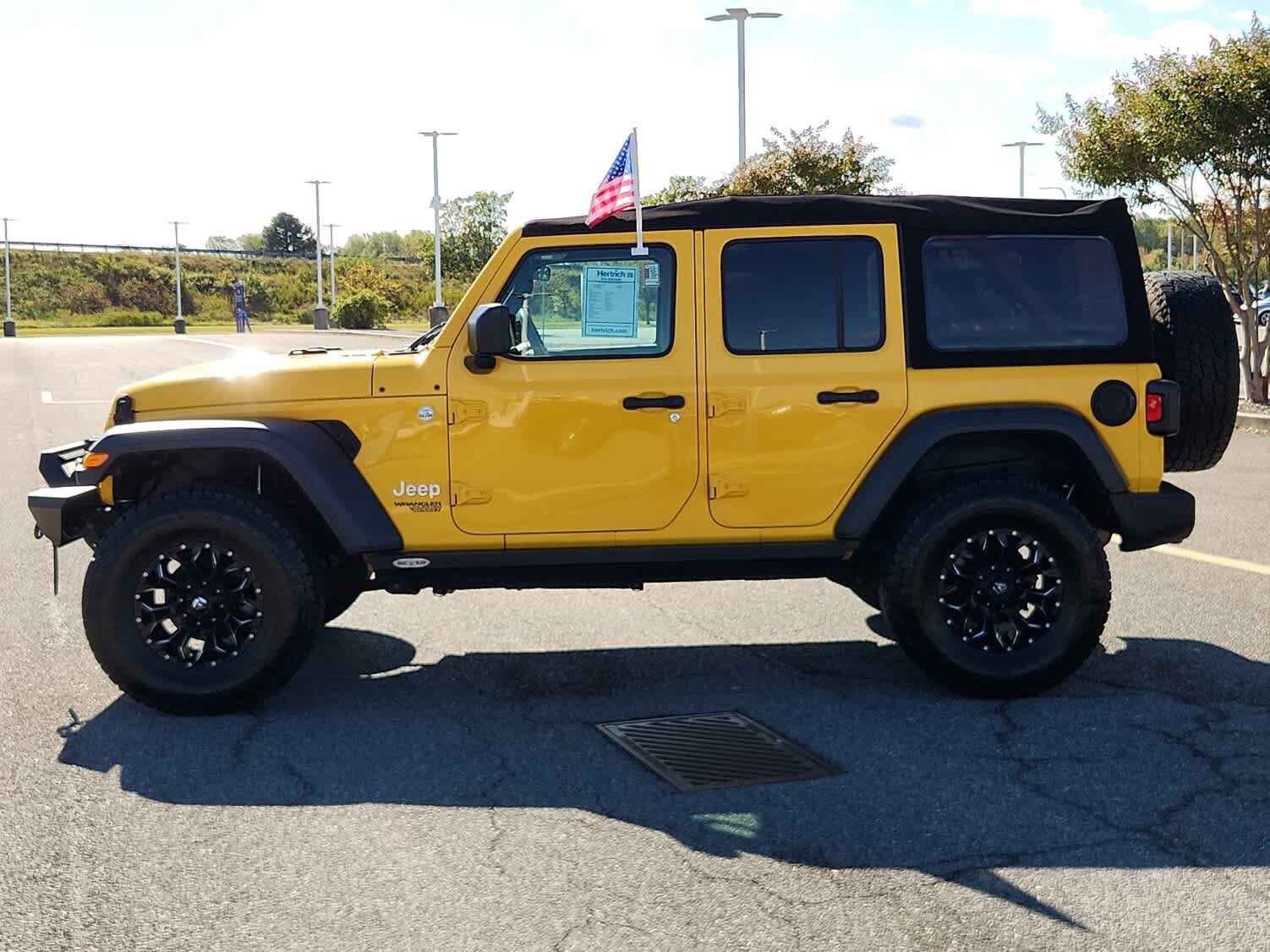 2018 Jeep Wrangler Unlimited Sport S photo 2