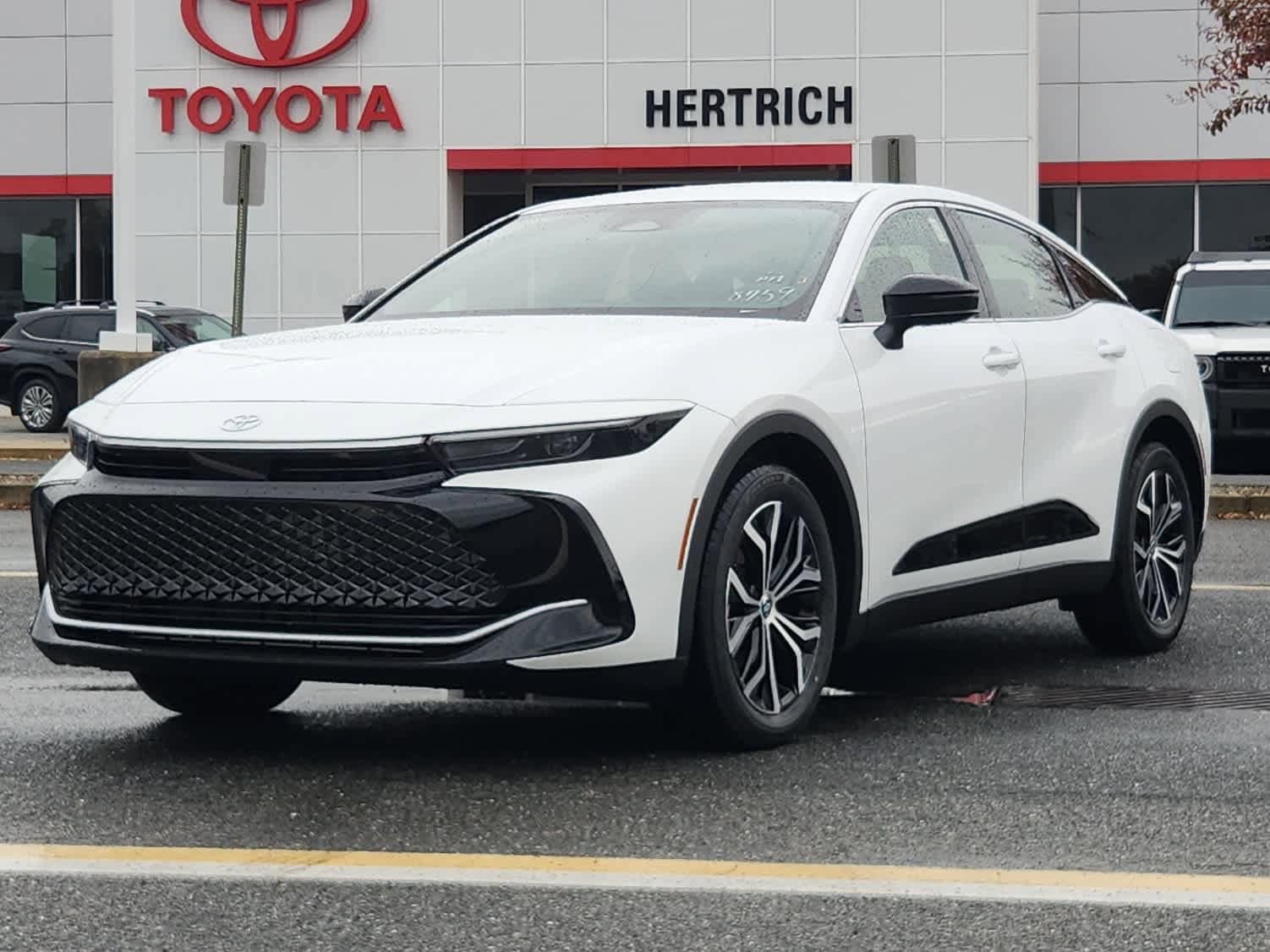 2026 Toyota Crown XLE's photo