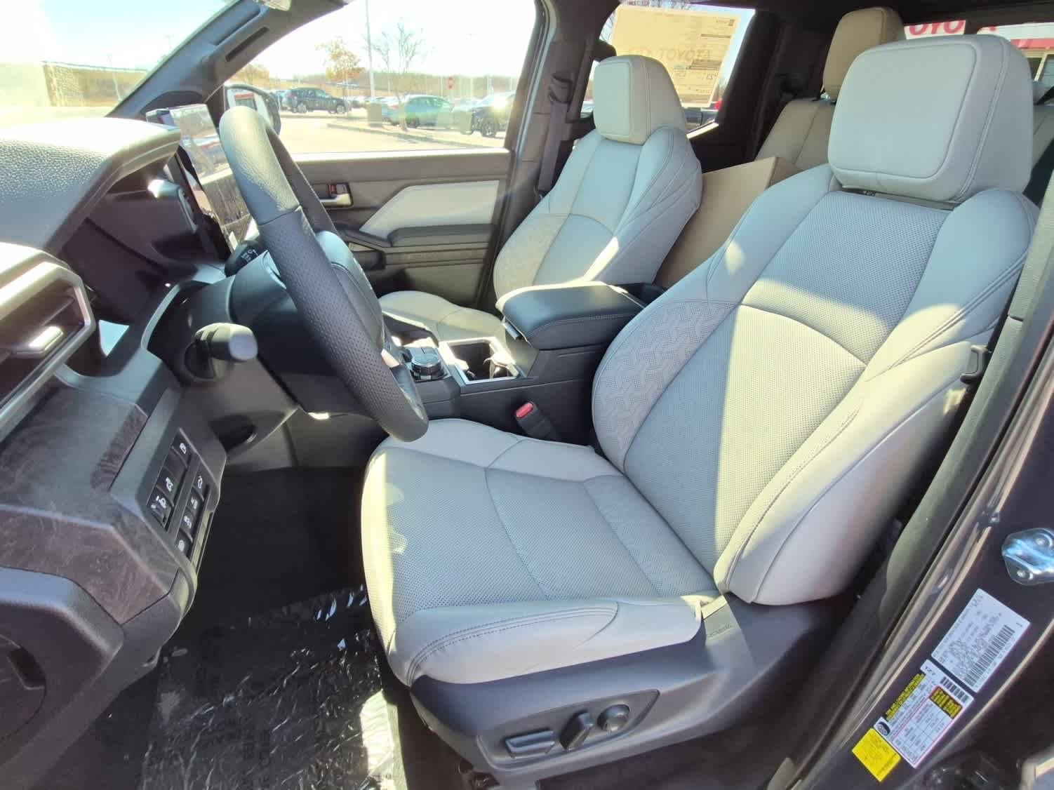 2026 Toyota Tacoma Limited - Photo 9