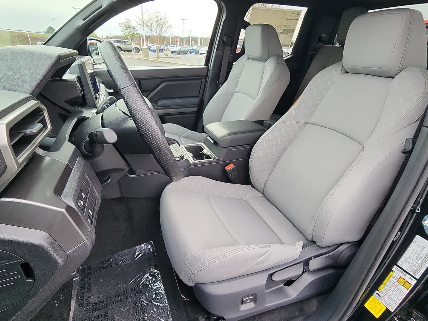 2026 Toyota Tacoma SR5 - Photo 9