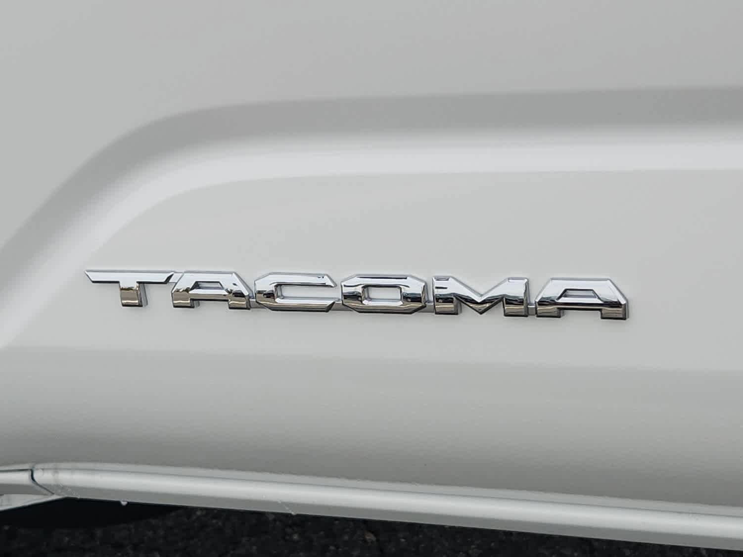 2025 Toyota Tacoma SR5 - Photo 15