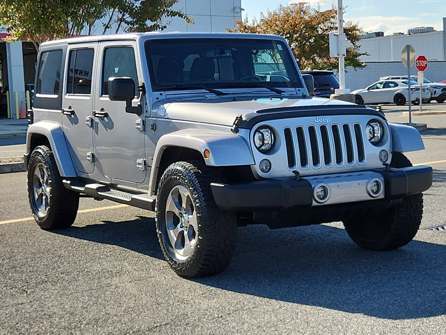 2018 Jeep Wrangler Unlimited Sahara Sport photo 2